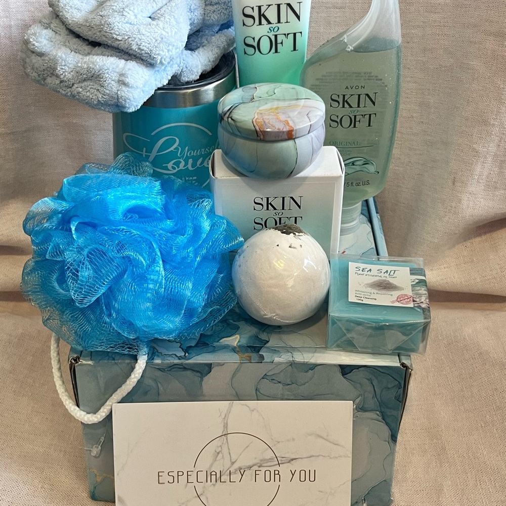 Avon Blue Bath Soak & Bubbles Collection